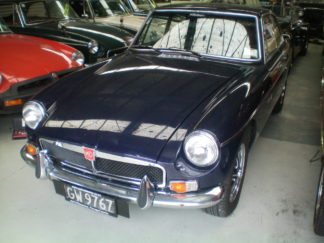1974 MG MGB GT front